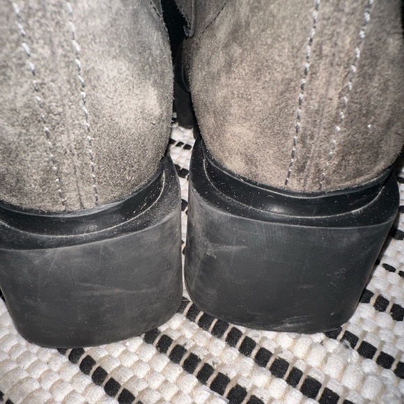 Mahogany - Picture 10 of 11